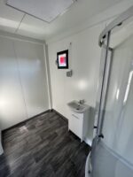 Contenedor Habitable 8m x 3m - Aislado PIR 100mm con Baño y Climatización - Imagen 2