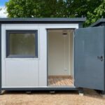 Contenedor Oficina 3x2 Metros - Módulo Prefabricado Aislado con 2 Ventanas y Electricidad