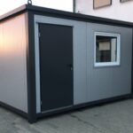 Contenedor Oficina 5m con Baño - Módulo Aislado con Aseo y 3 Ventanas