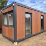 Contenedor Oficina 6x2,43m Estándar - Aislamiento Lana Mineral 100mm con 3 Ventanas